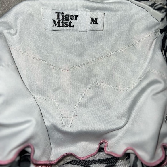 Tiger mist zebra pink lace tank top size medium M worn once or twice - Picture 4 of 4